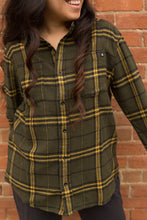 Load image into Gallery viewer, shiloh flannel in juniper green