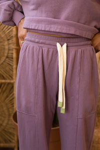 recycled cotton jogger in plum