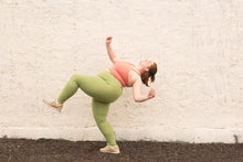Load image into Gallery viewer, girlfriend legging in mantis