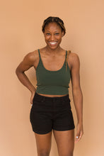 Load image into Gallery viewer, black denim shorts