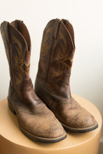 Load image into Gallery viewer, dark brown with blue & yellow stitching cowboy boots