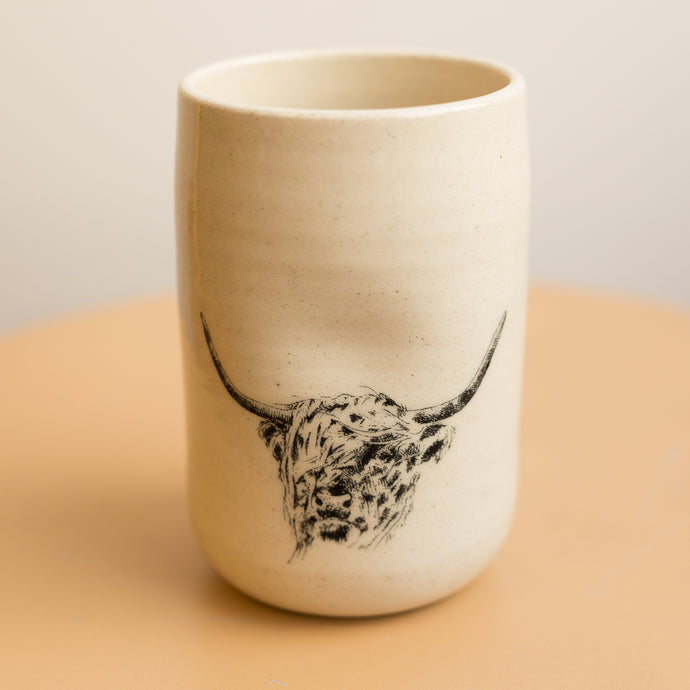 highland cow tumbler in creme