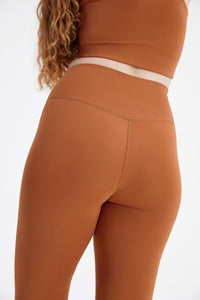 girlfriend float legging in spice