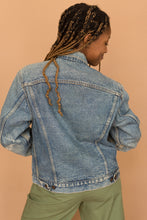 Load image into Gallery viewer, flannel lined levis denim jacket