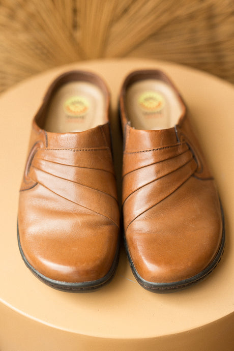 tan clogs