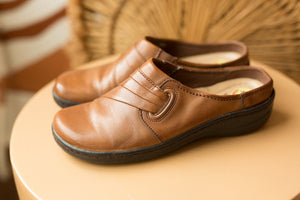 tan clogs
